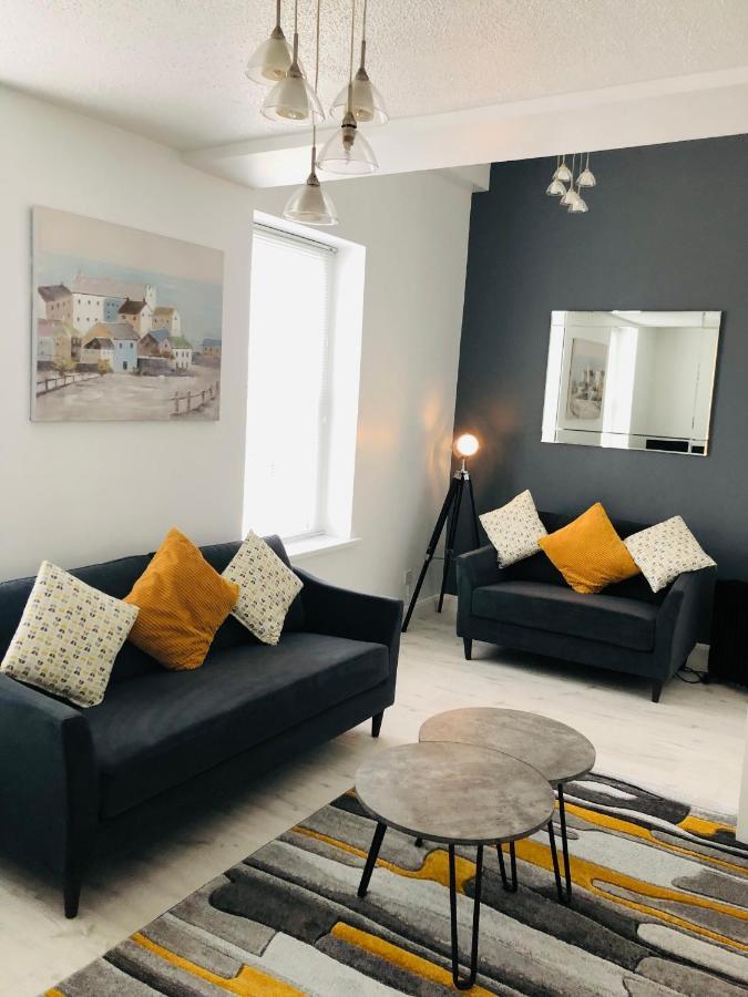 Spacious And Bright Town Centre Apartment Ballycastle Bagian luar foto