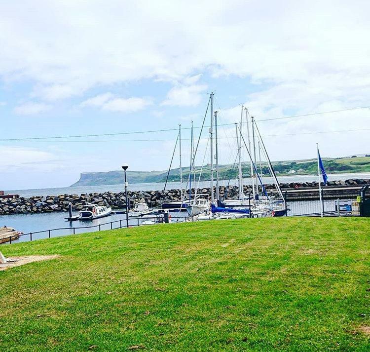 Spacious And Bright Town Centre Apartment Ballycastle Bagian luar foto